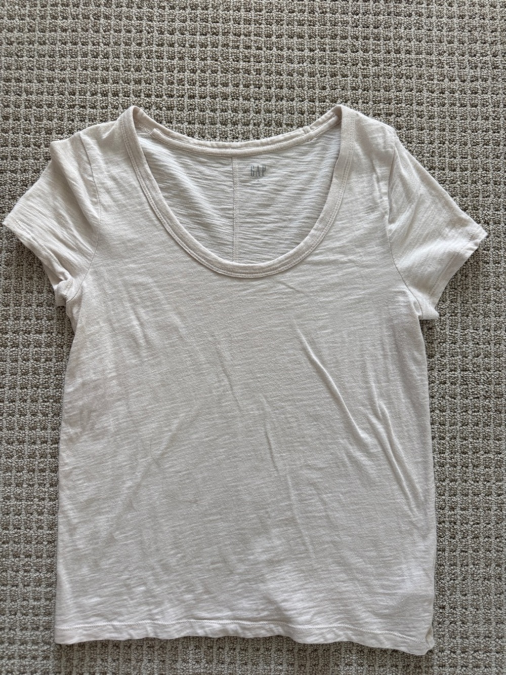 Gap Women’s Short Sleeve Scoop Neck Tee - Light Cream Size Small